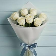 Букет 7 Белых роз Эдлесс Лав в Жешарте