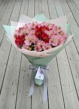 Букет цветов из:  Альстромерии #REPLACE_PRED# Жешарте