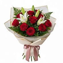 Букет цветов из:  Лилии и Розы в Жешарте