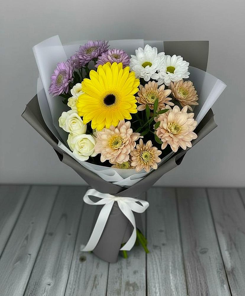Букет цветов из: Розы, Герберы и Хризантемы в Жешарте