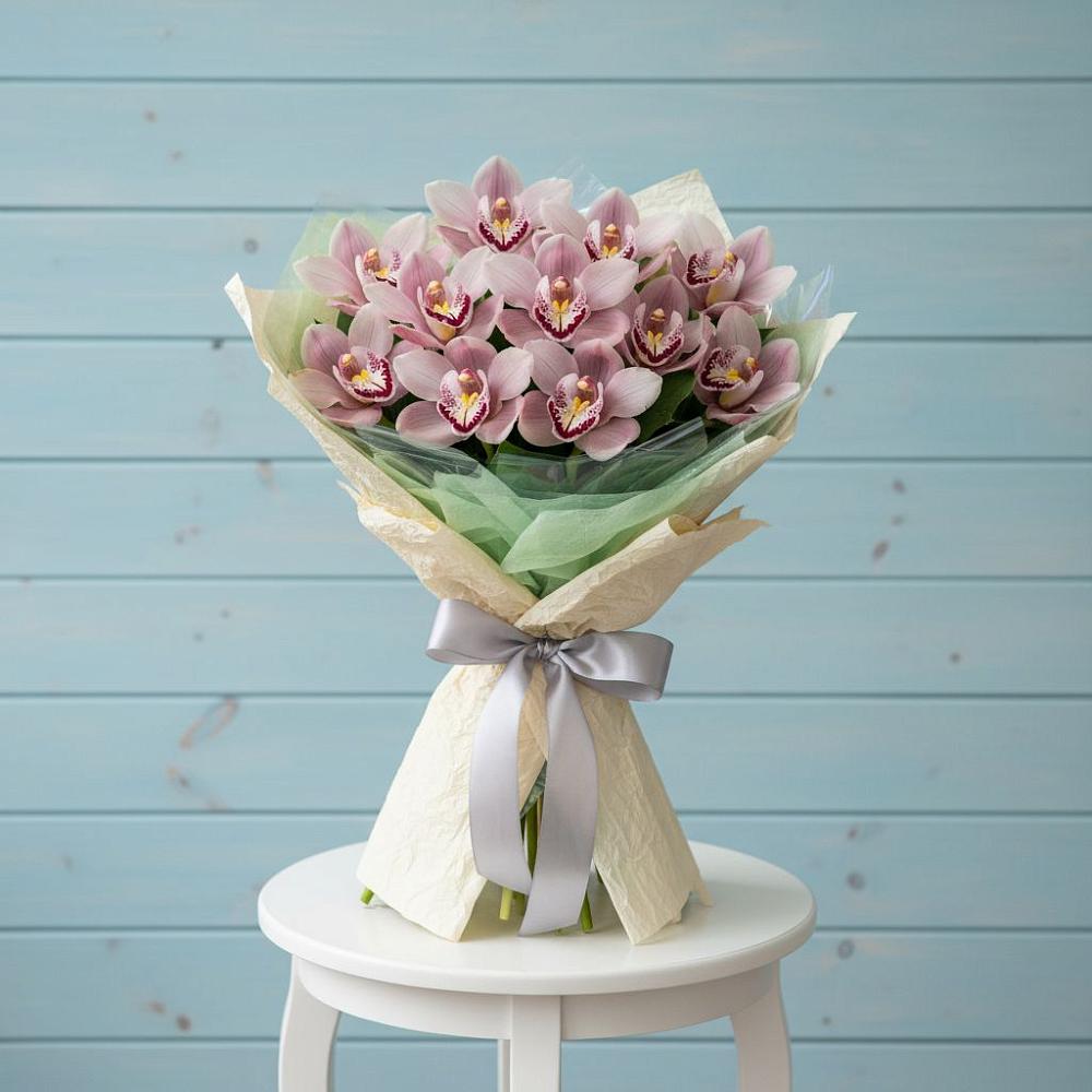 Букет цветов из: Орхидеи и Розы в Жешарте