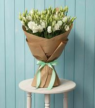 Букет цветов из:  Лизиантусы в Жешарте