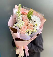 Букет цветов из:  Хризантемы и Розы в Жешарте