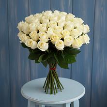 Букет 51 Белая роза Эдлесс Лав в Жешарте