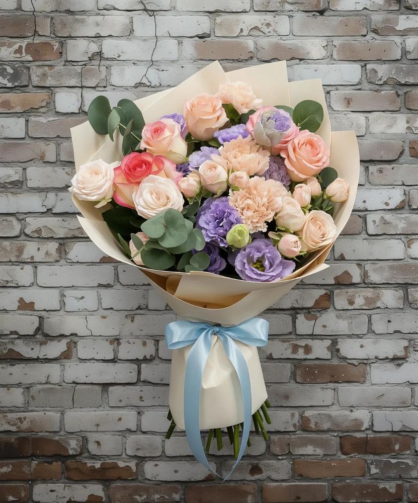 Букет цветов из: Розы, Лизиантусы и Гвоздики в Жешарте