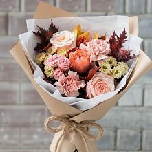 Букет цветов из:  Гвоздики, Хризантемы и Розы в Жешарте