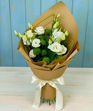 Букет цветов из:  Хризантемы и Лизиантусы в Жешарте