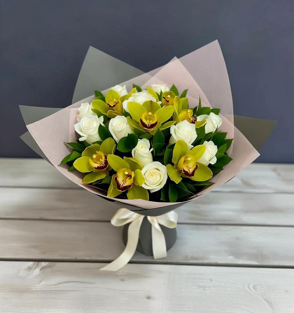 Букет цветов из: Орхидеи и Розы в Жешарте