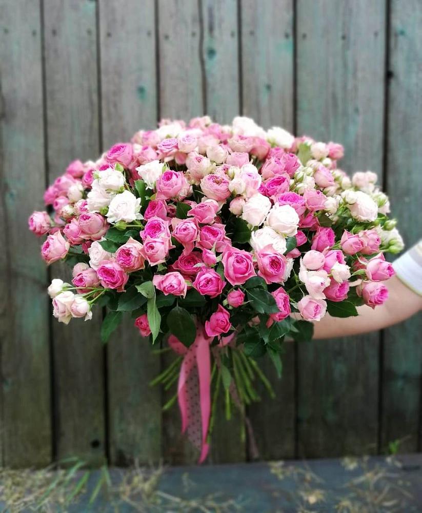 Букет Розовые кустовые розы Натали и Лав Лидия в Жешарте