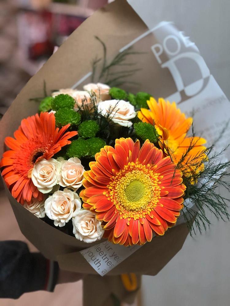 Букет цветов из: Герберы, Хризантемы и Розы в Жешарте